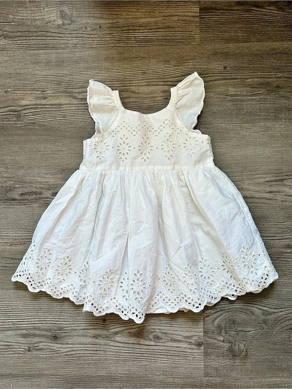 Baby GAP Eyelet Dress in White Girls 2T